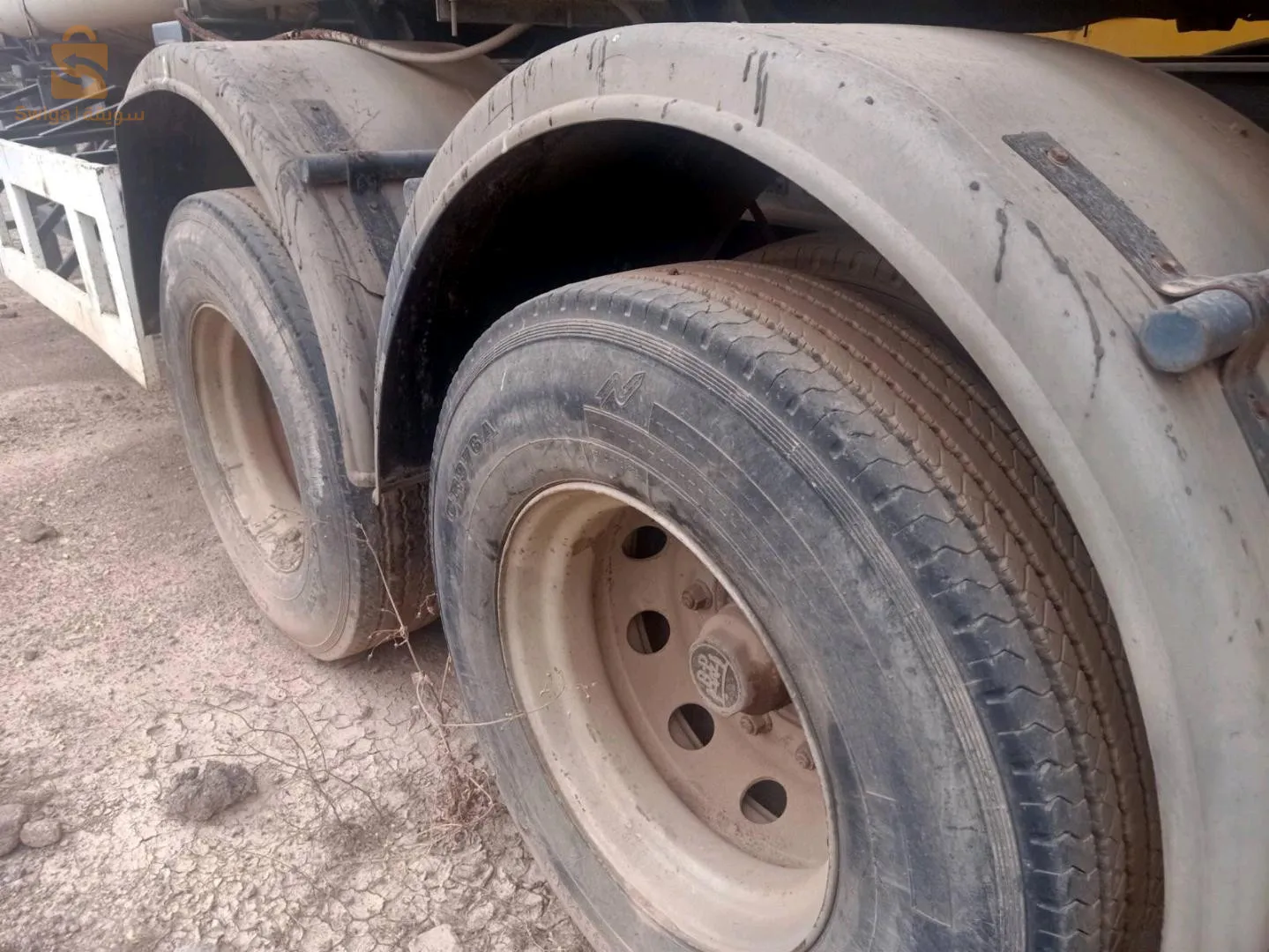 Remorque de transport d'asphalte