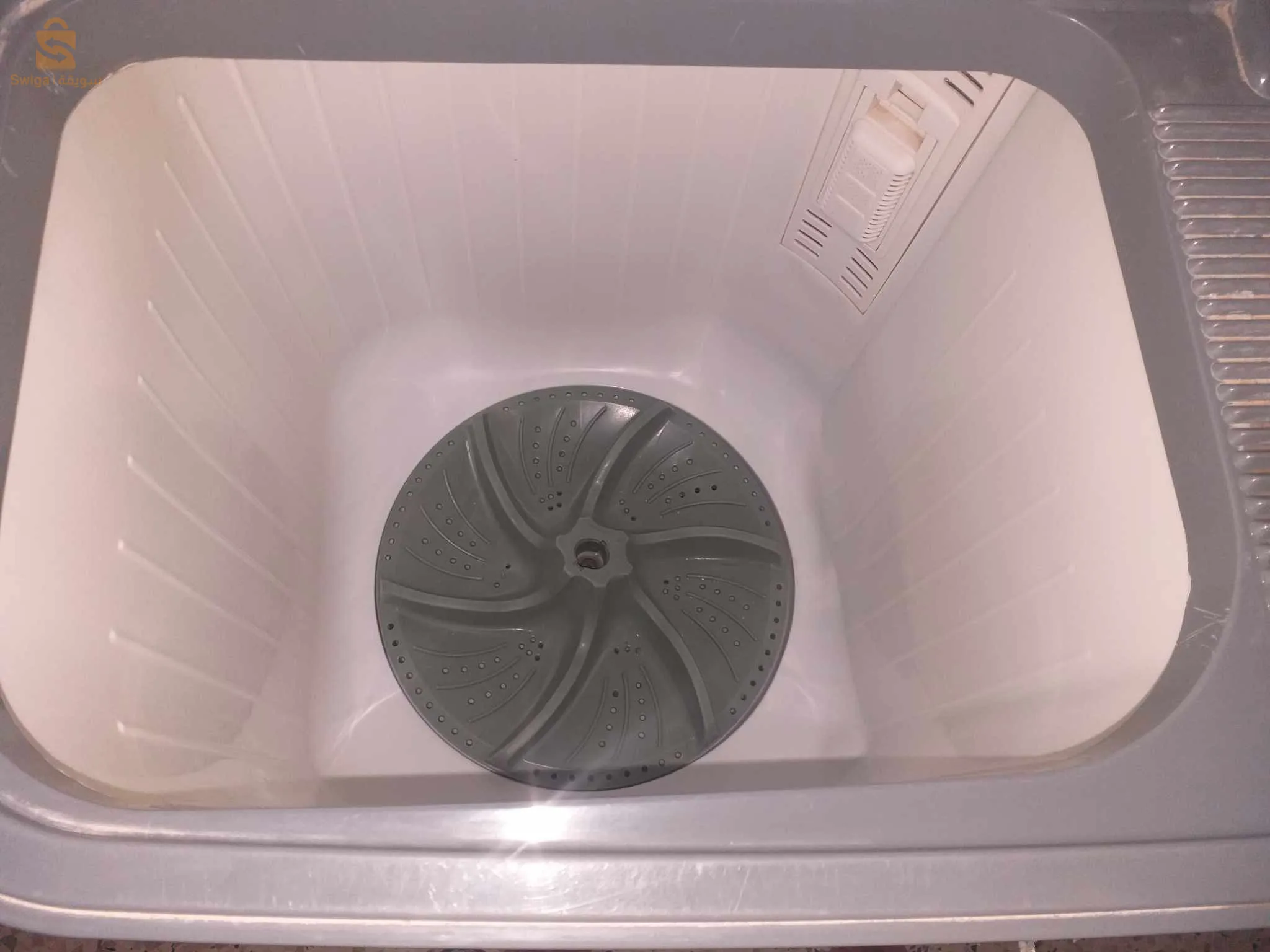 غسالة نصف أوتوماتيكية