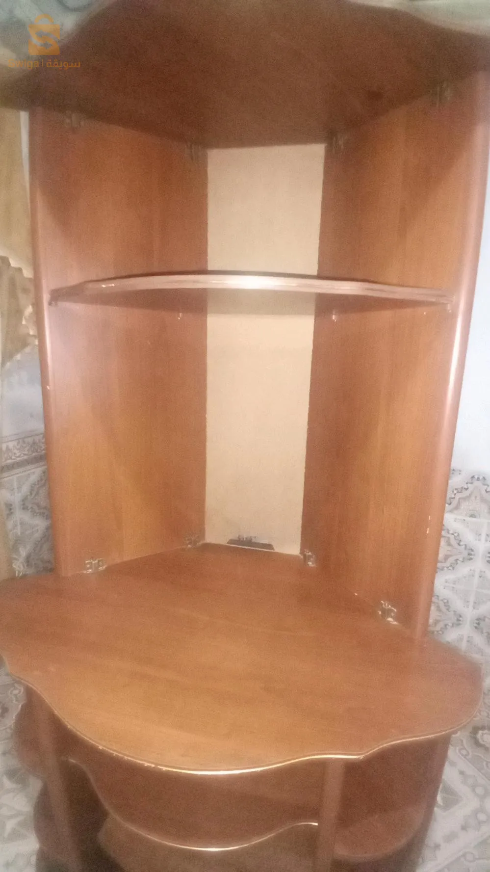 خزانة منزلية  مخصصة لوضع التلفاز