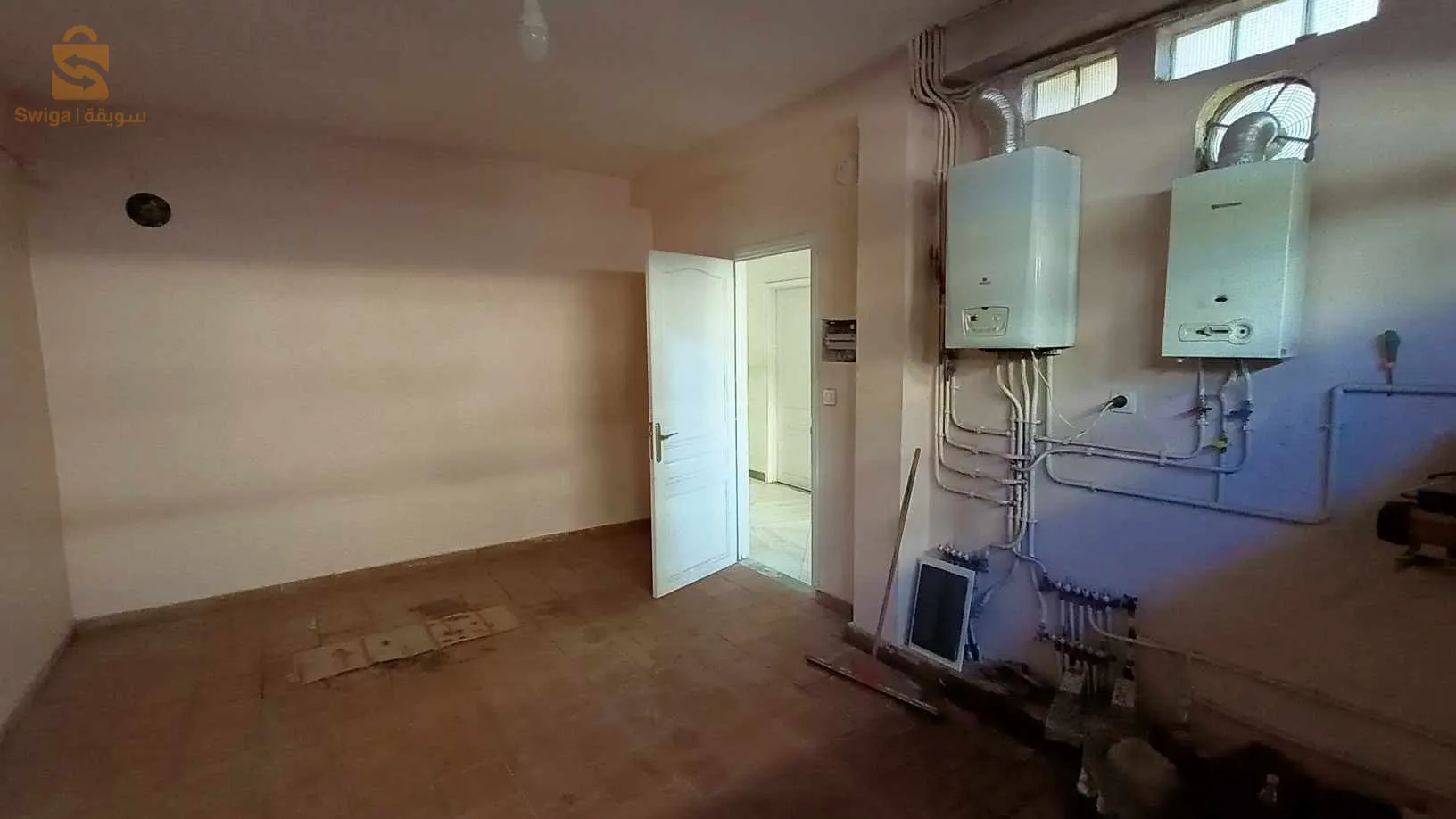 FOR SALE a villa with a surface area of ​​250m² ideally located in CANASTEL, ORAN (between round point look and canstal karma en route)

The ground floor consists of an open space dining room on the entrance, bathroom, kitchen and large living room accessible on the backyard and another bedroom, 2 electric garage that can hold 2 vehicles and front courtyard .

1st level: 3 bedroom, bathroom

common and large terrace, one bedroom has a bathroom, dressing room and a private balcony. One bedroom has a dressing room and a balcony. One bedroom has private access to the terrace overlooking the Canastel forest, sea and Santa Crus with the most beautiful sunset

2nd level: Open space with laundry room and access to

a roof overlooking terrace and courtyard -Each room has its own electric windows, fireplace and air conditioning.

Contact: 0658192093