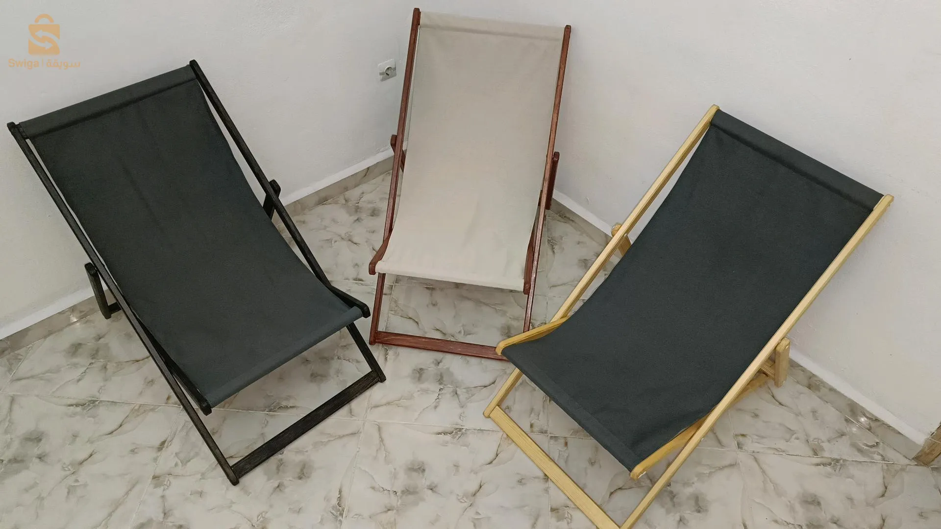 كراسي  للاسترخاء و الاستجمام في المسابح و في المنزل و الحدائق