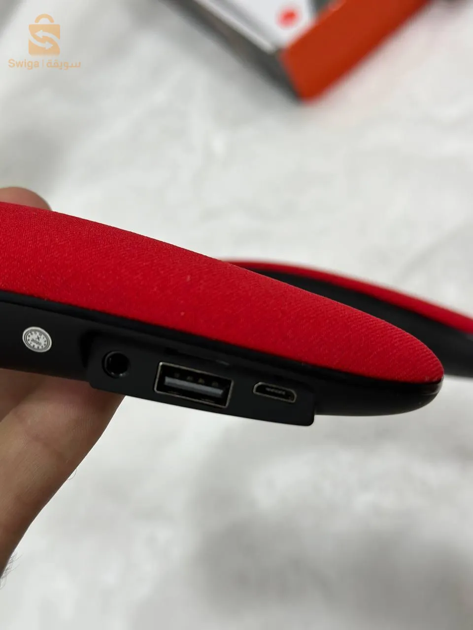 مكبر الصوت الرقبة JBL