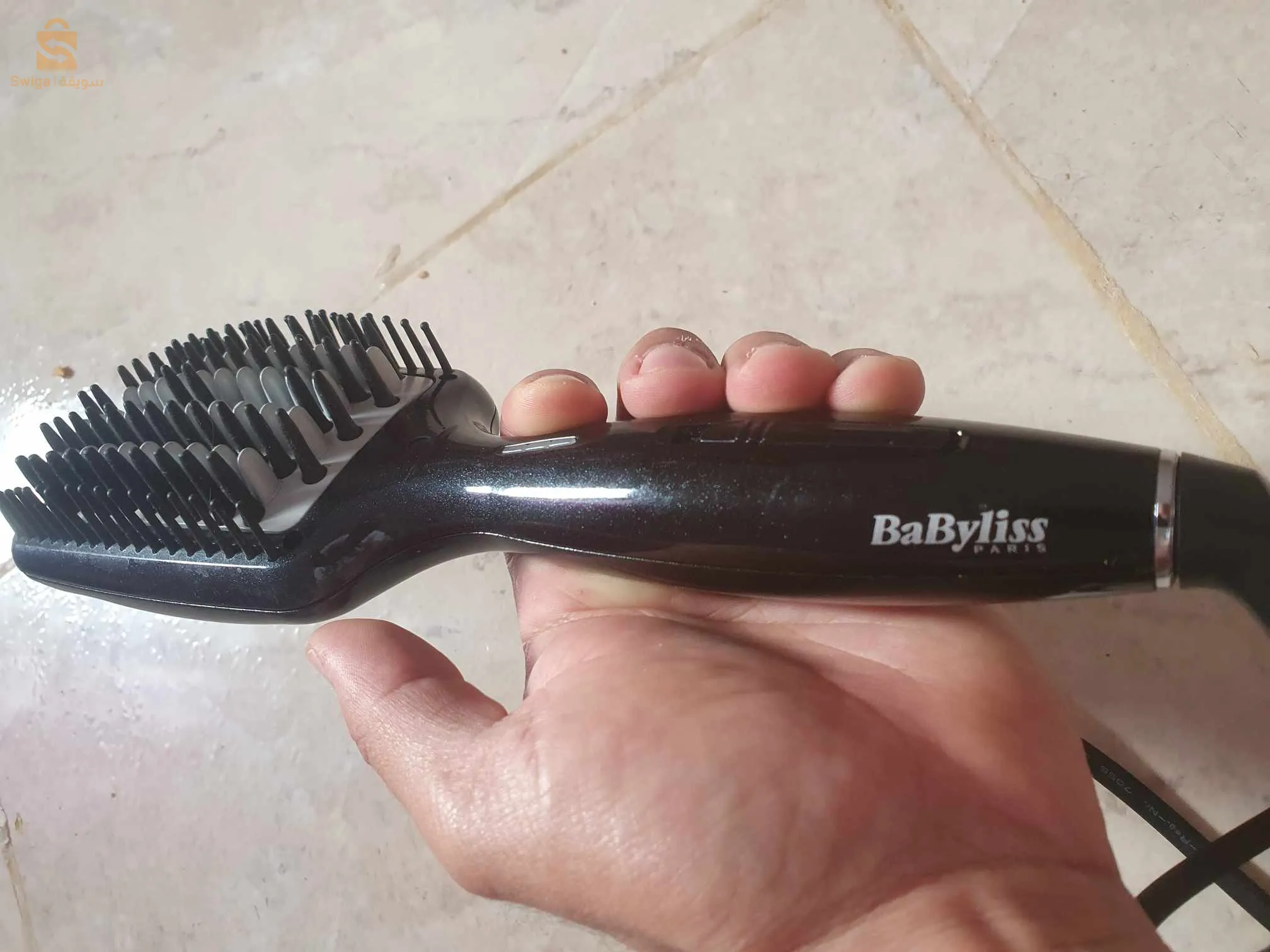 مستلزمات العناية بالشعر