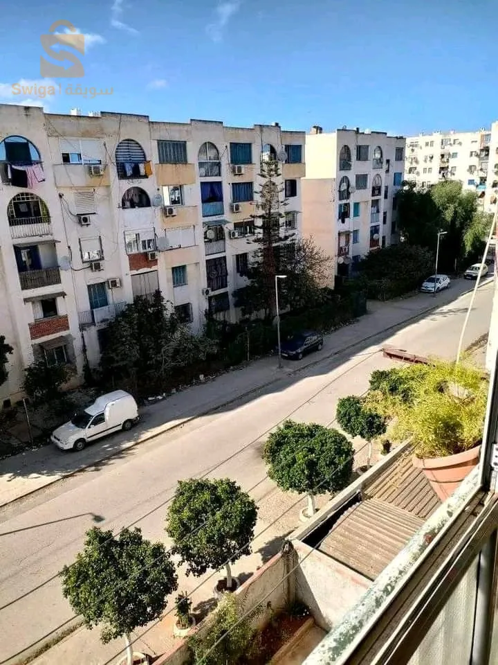 شقة f4  بمساحة 100متر