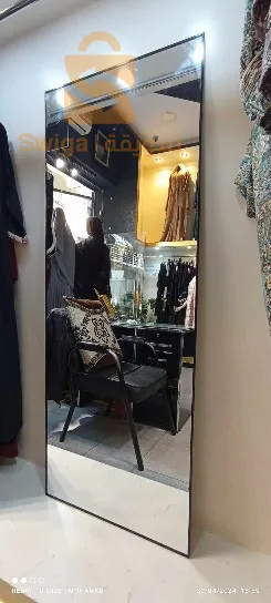 مرايا مضيئة