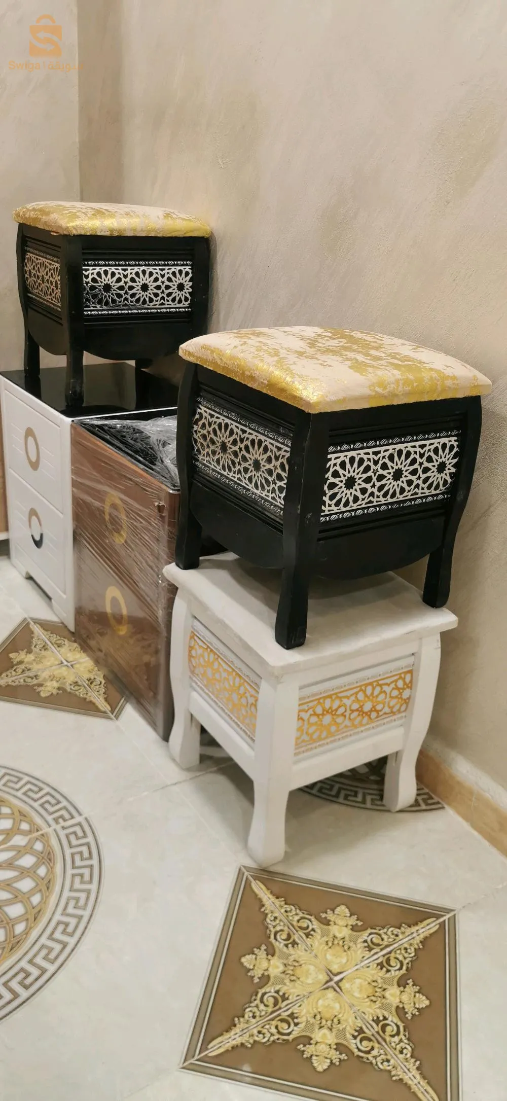 خزانات و كراسي