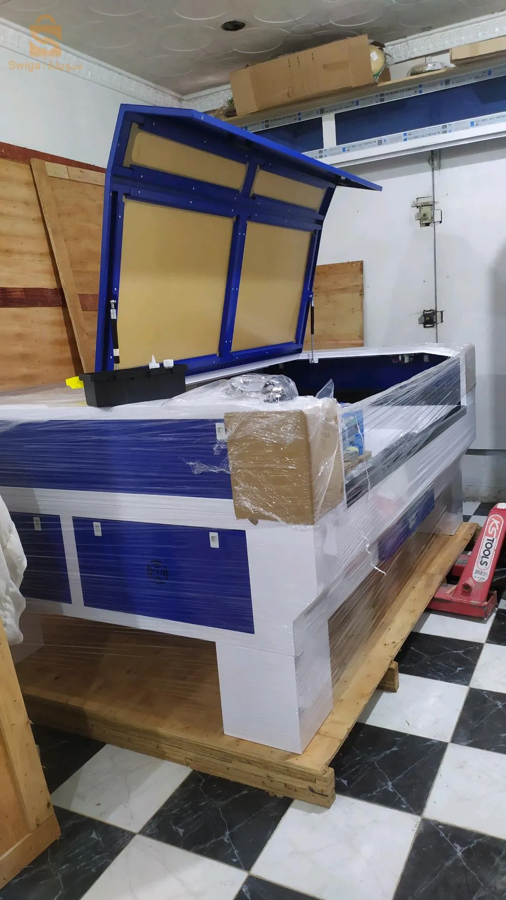 laser cutting machine