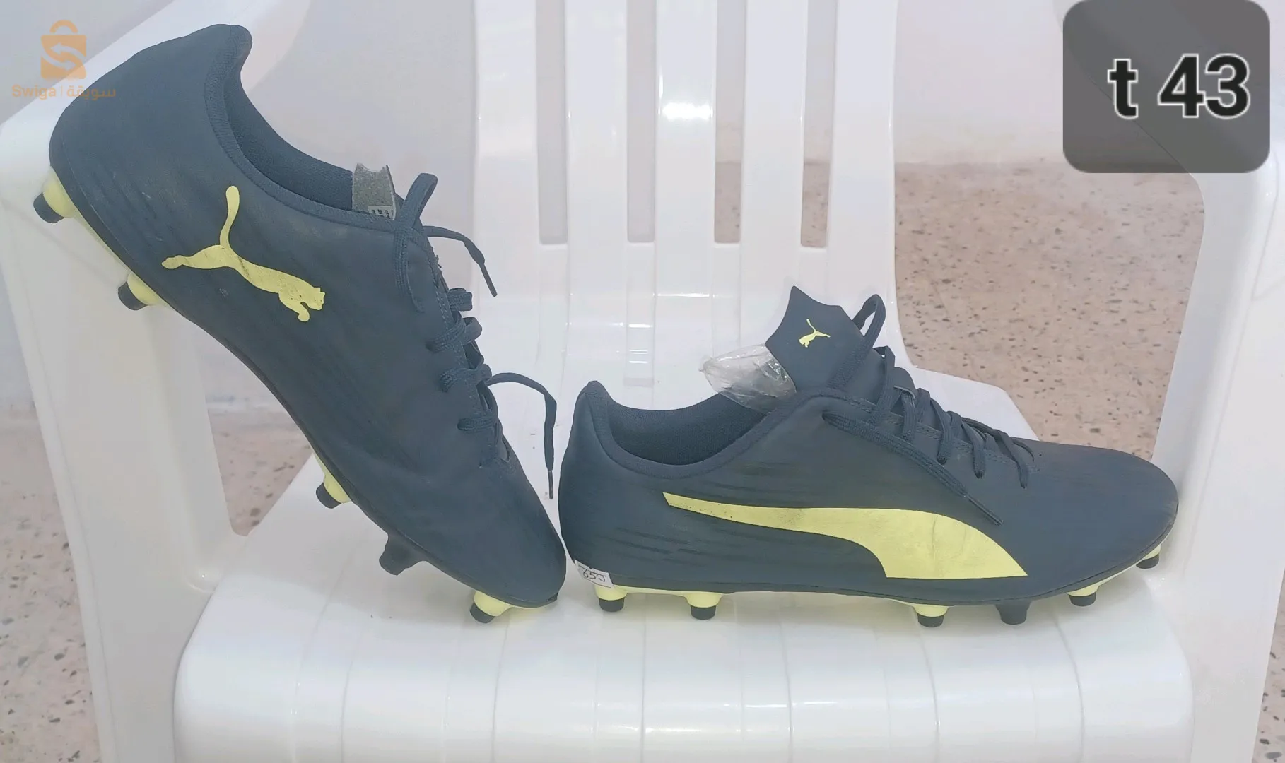 أحذية رياضية كابة