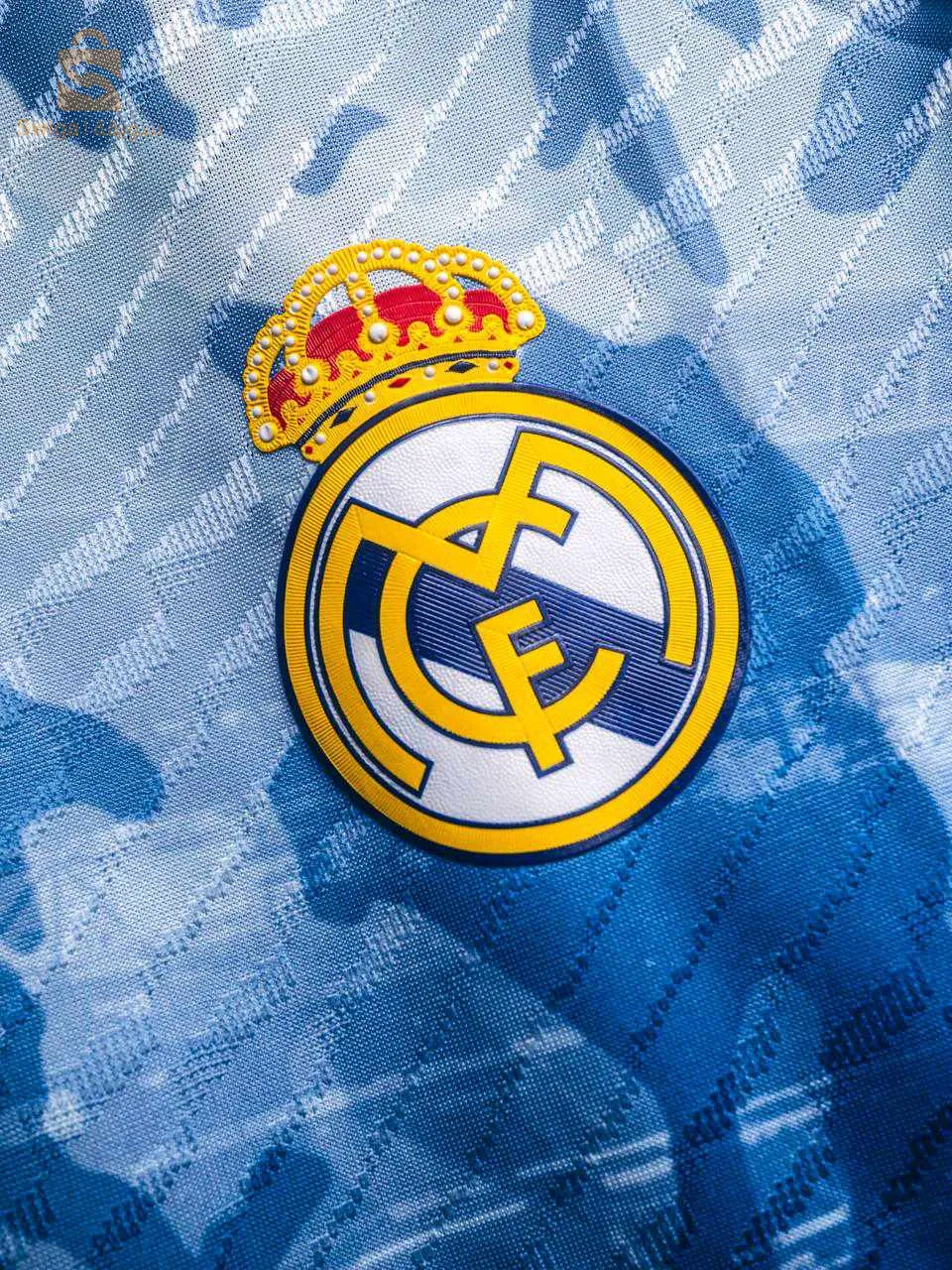 كل ما يخص أقمصة كرة القدم متوفرة عندنا