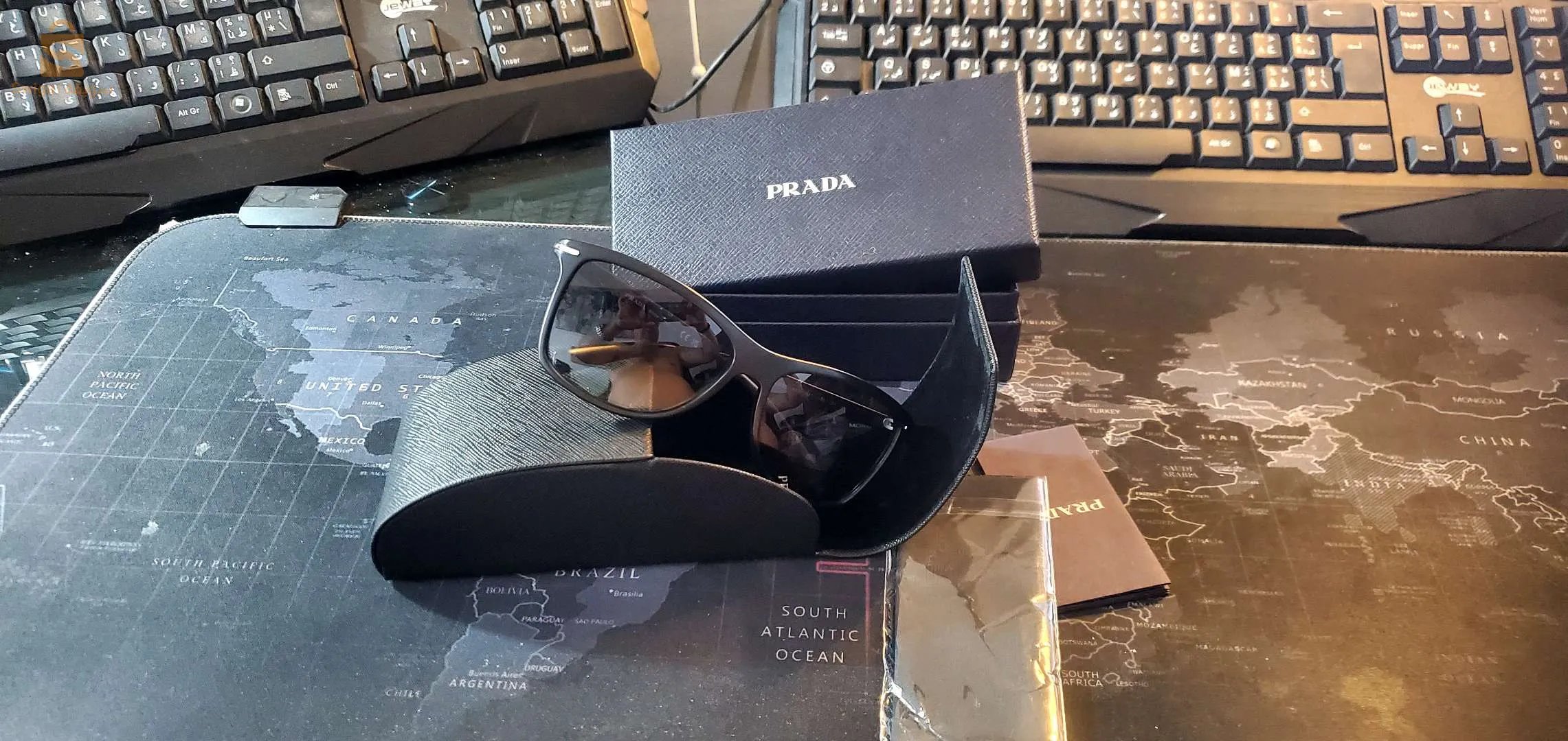 02 Lunettes de Soleil Prada Made in Italie