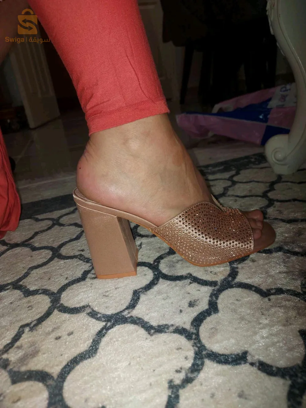 Sabot et chaussures soirées non portés beaucou
صابو وصبابط سواري غير ملبوسين كثيرا