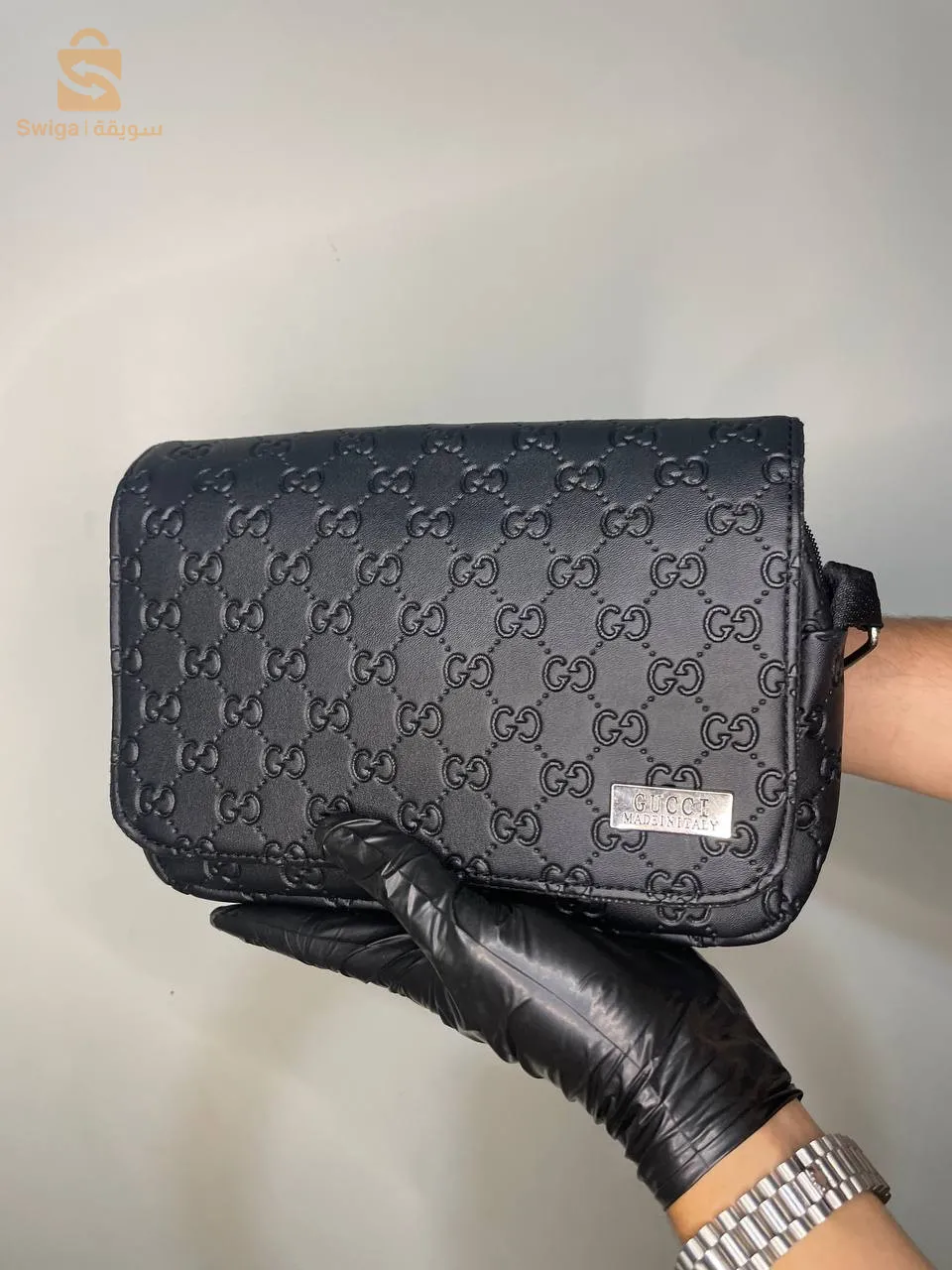 حقيبة رجالية ذات نوعية جيدة