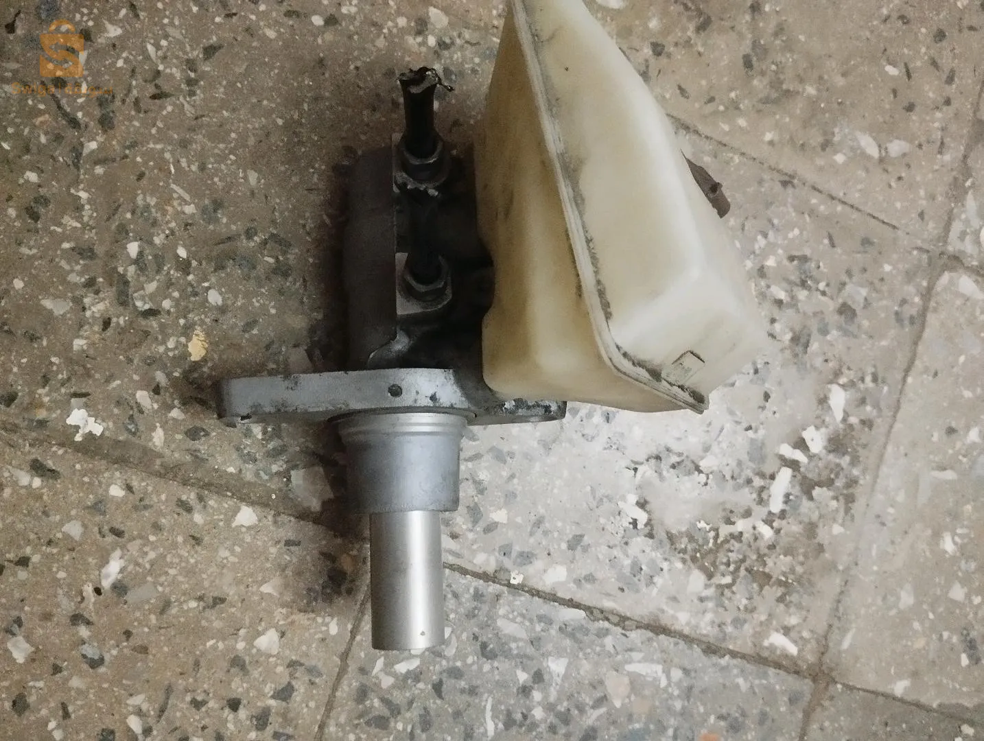 Maître-cylindre de frein citroin et peagout