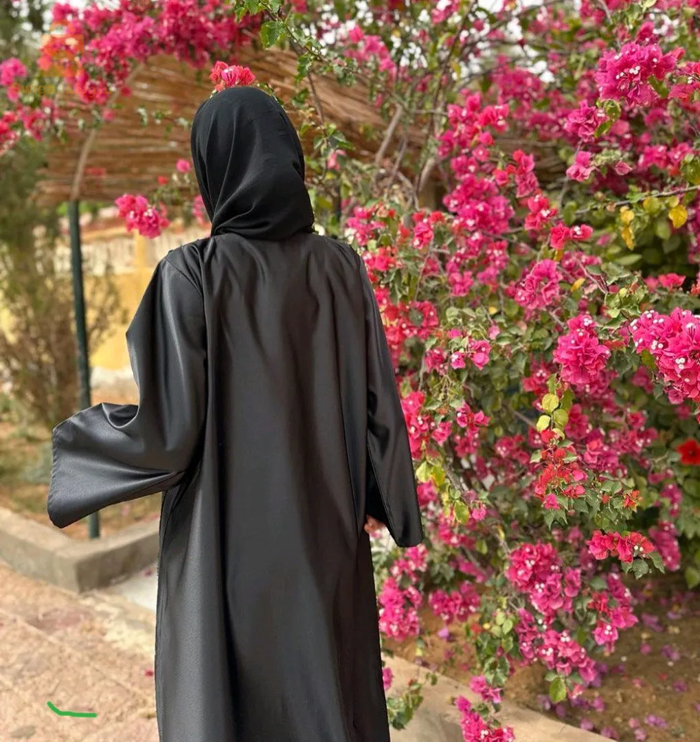 التوصيل متوفر 58 ولاية
عبايات خليجية 🇦🇪 ✨ اصلية✨🤍
الحجر حر وسغل يدوي ✨ 
الدفع عند الاستلام
Size available
High quality Abayas
Luxury matte satin / premium quality
Dm us for any enquiry
