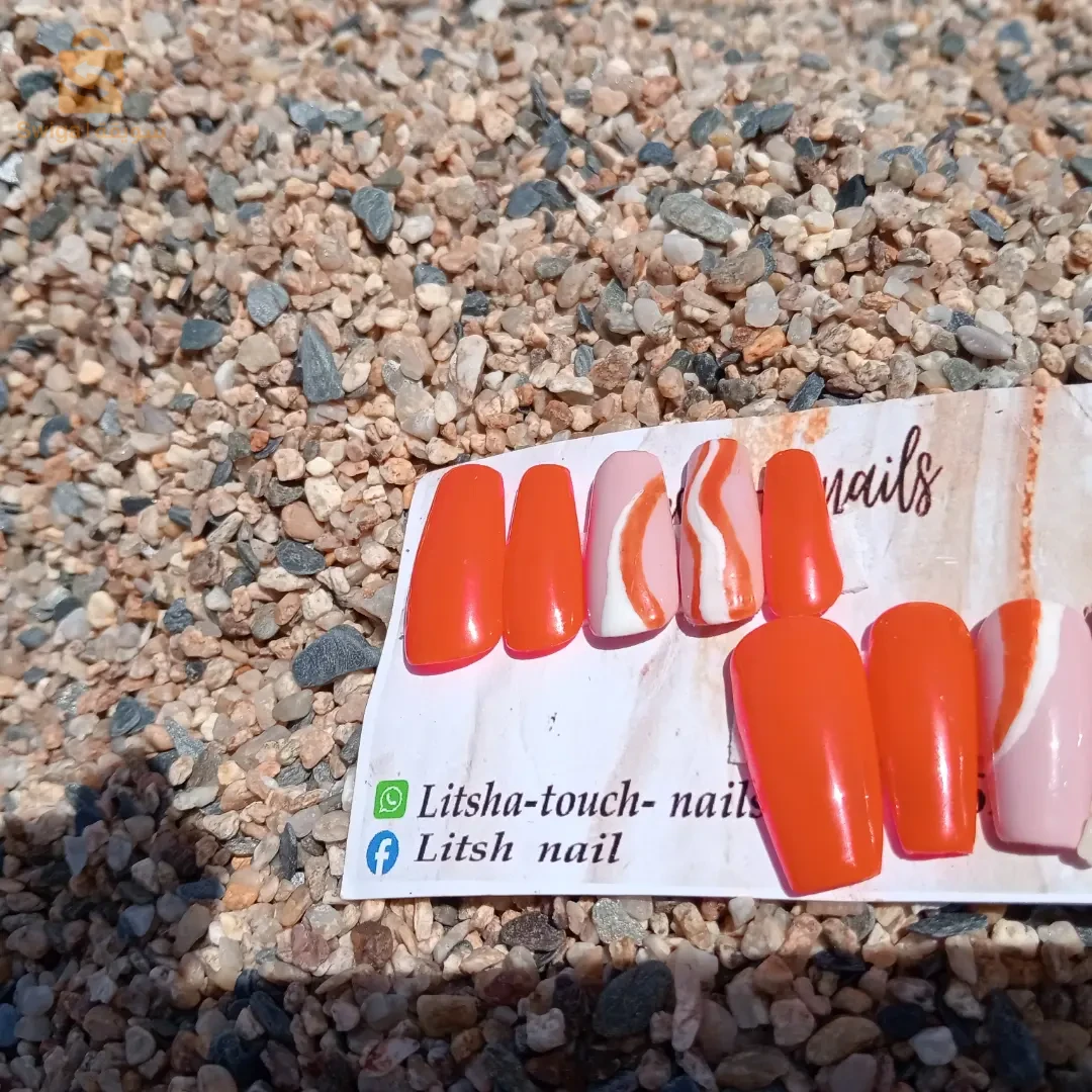 أظافر سهلة التركيز والنزع