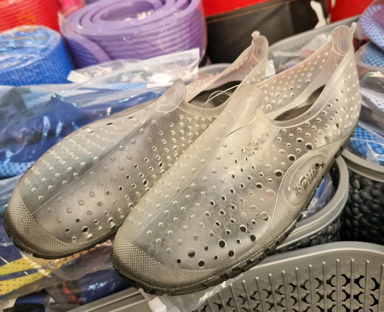 Swimming shoes for men