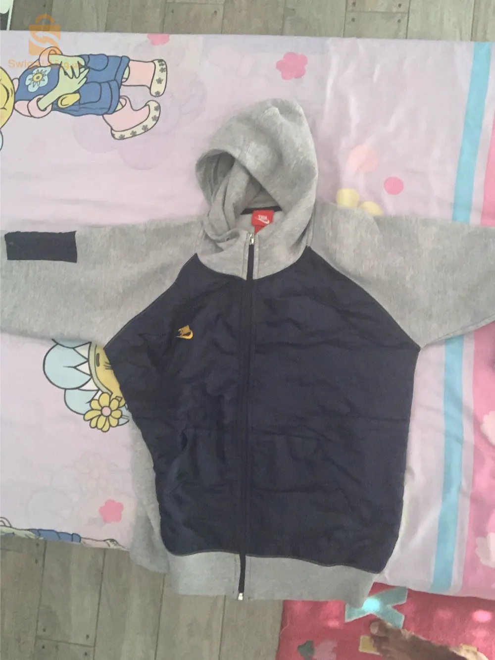 Veste nike original importé d’angleterre taille tlbs S ou M