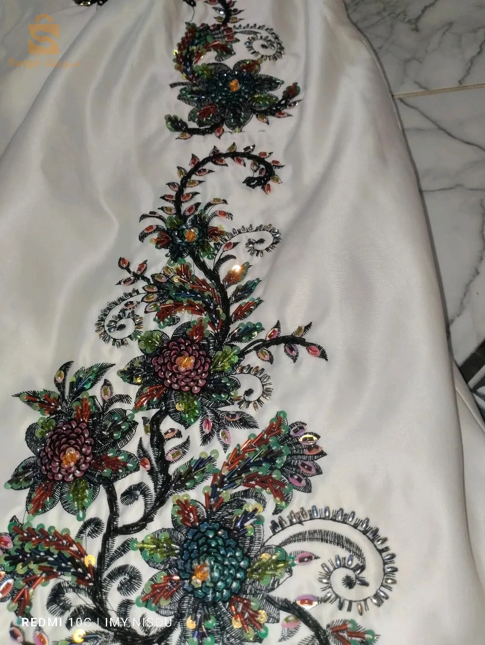 ڨندورة بيضاء