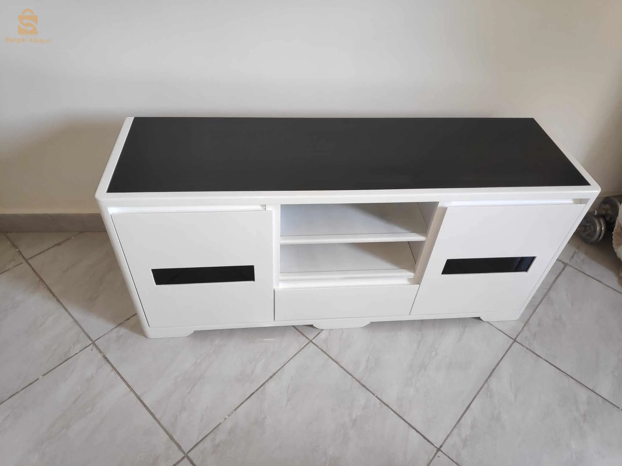 meuble de télévision  et table basse