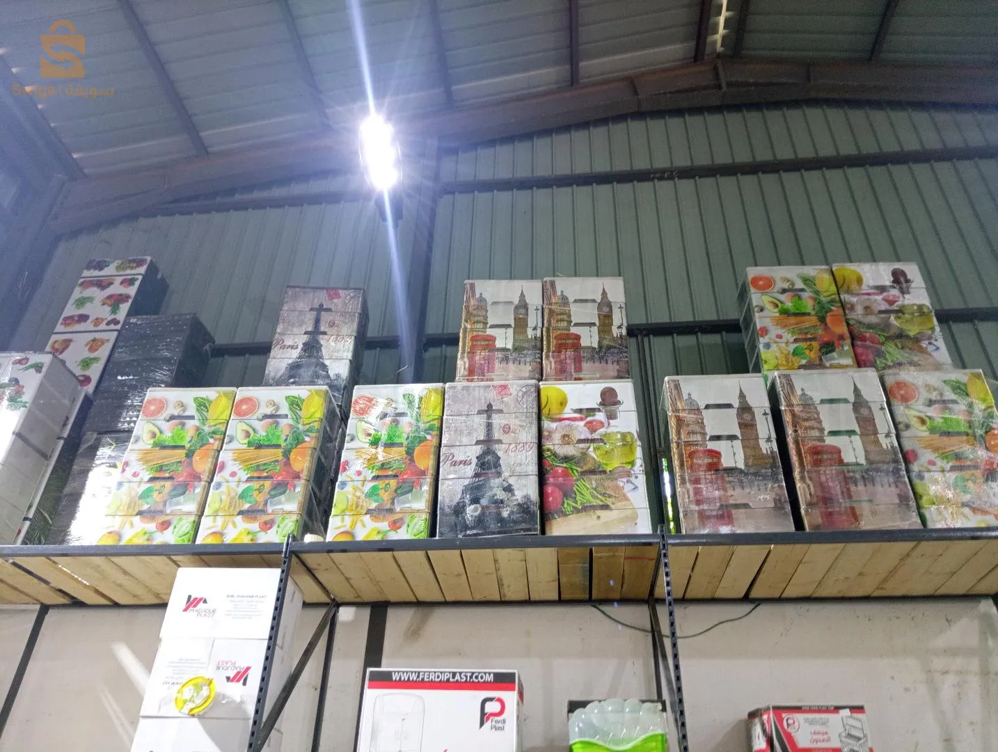 اواني بلاستيكية بالجملة