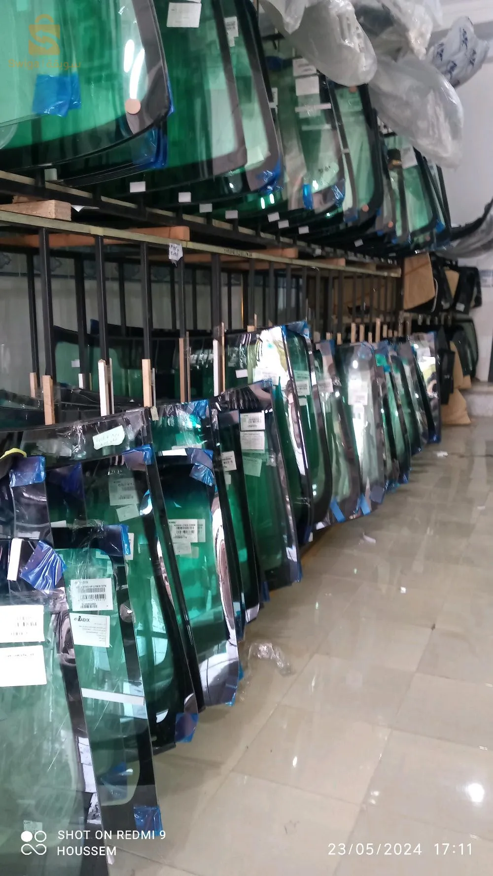 بيع وتركيب جميع انواع زجاج السيارات والشاحنات. 0555141259