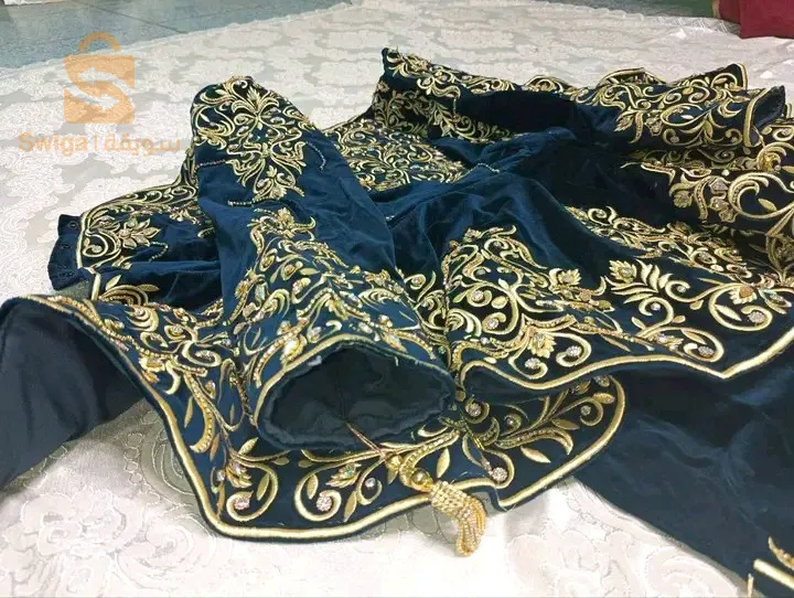 كيما وعدتكم نوفي بوعدي 💍🥀
اذا مدرتيش هدا في تصديرتك غير مكلاه تقوليلهم موتو 🤭🤭😂
كراكو مودال لي راهو داير حالة 
شعرة حرة وعقاش حر مخيط خيط وبرا 
قماش كاين 4 انواع 
قطيفة جبوناز وستان وكراب سعر 3ملاين وتوصيل مجاني 
قطيفة المون 38000دج وتوصيل مجاني 
الالوان 
نواغ وقرونة وغوز فوشيا وبلو غوا وبلونوي وباج غوزي واحمر واخضر وفاغ دو وبلو بترولي