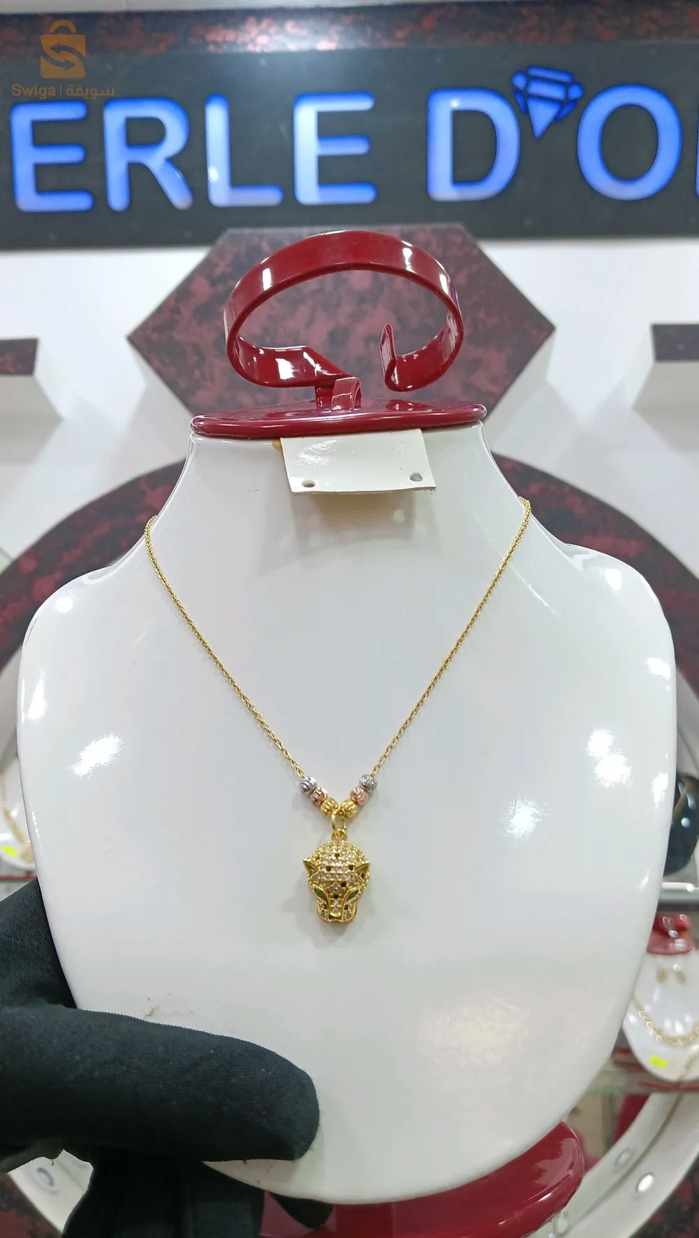 بيع هذه الاكسسوارات  100 الف للواحدة