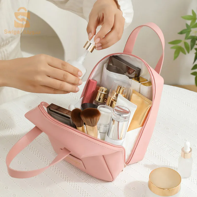 Pochette cosmétique ensimili cuir à double fermeture éclair