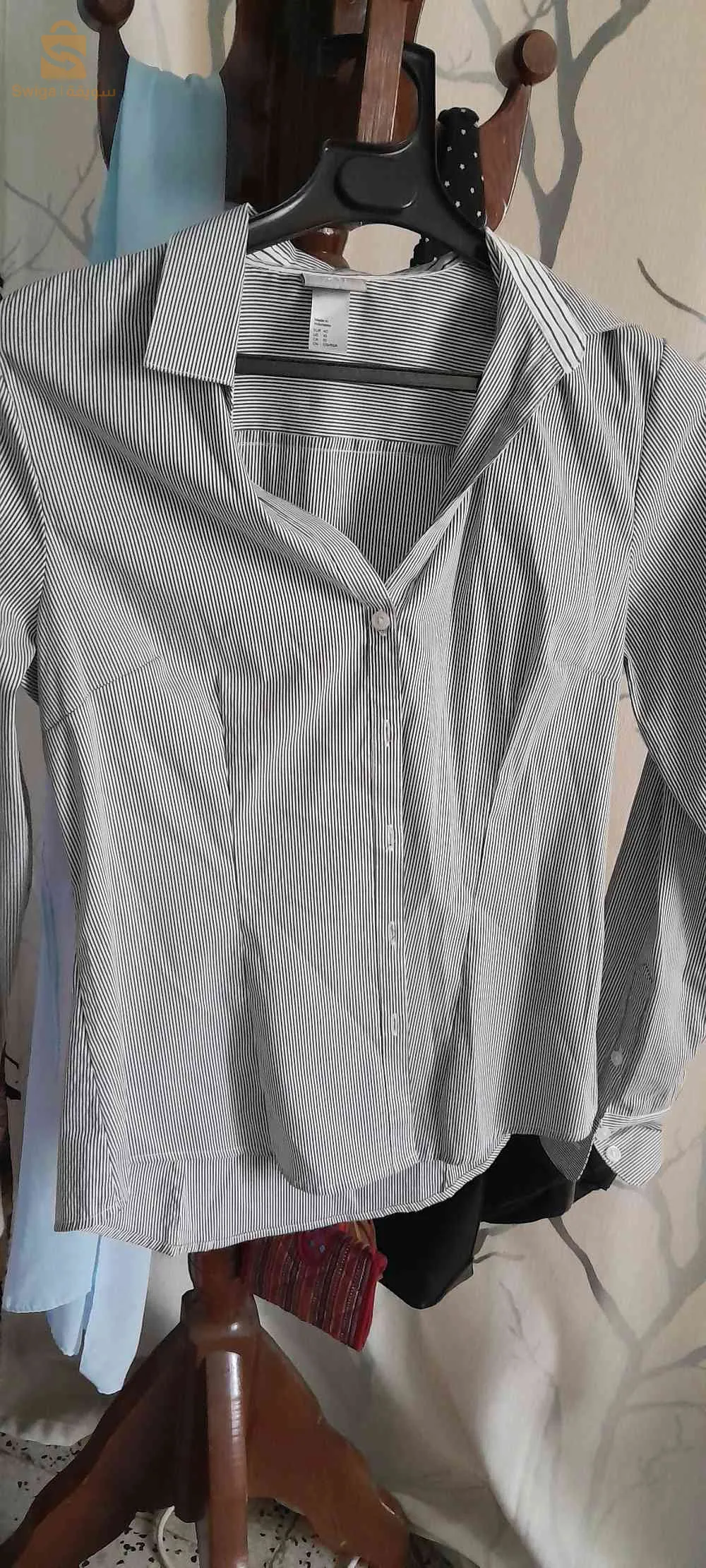 chemise grise trop belle