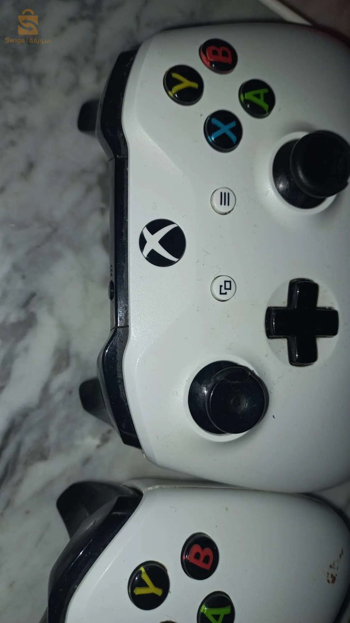 xbox one s avec deux manettes