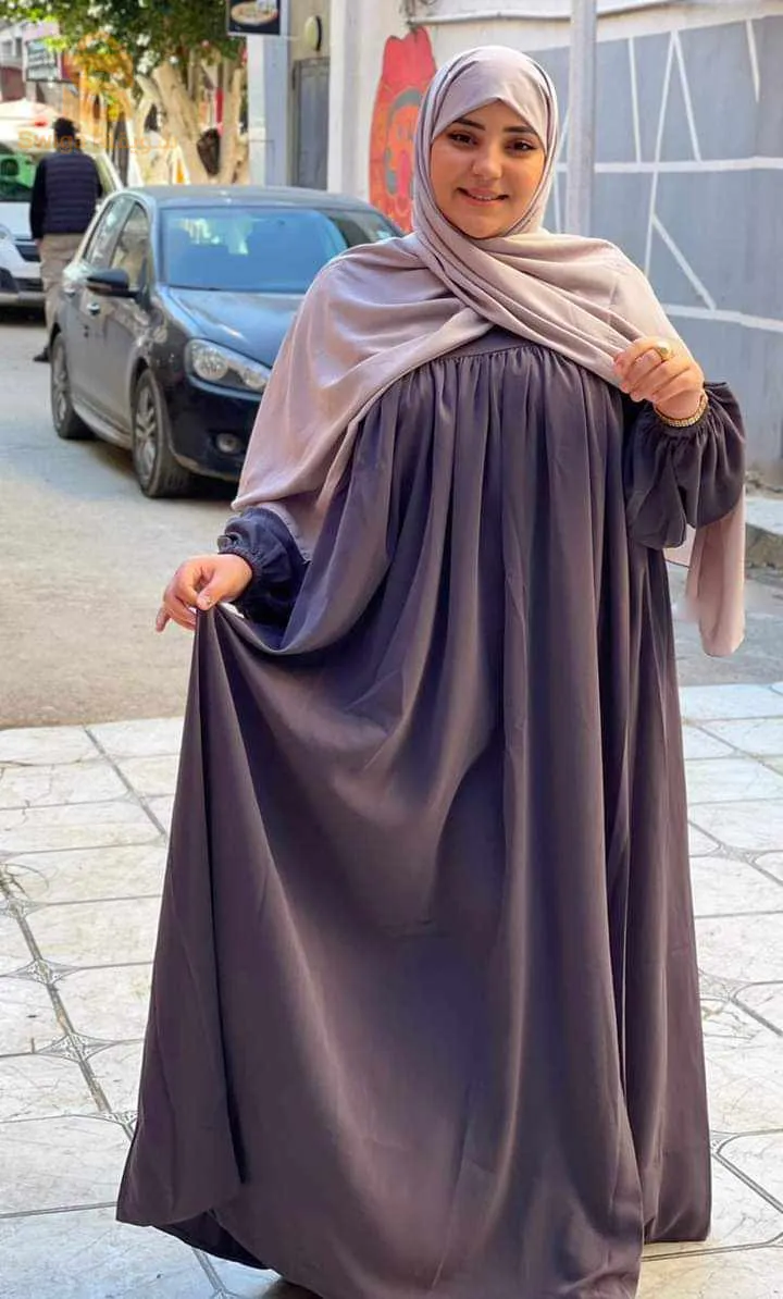 بيع جبة نسائية 
حقائب
احذية