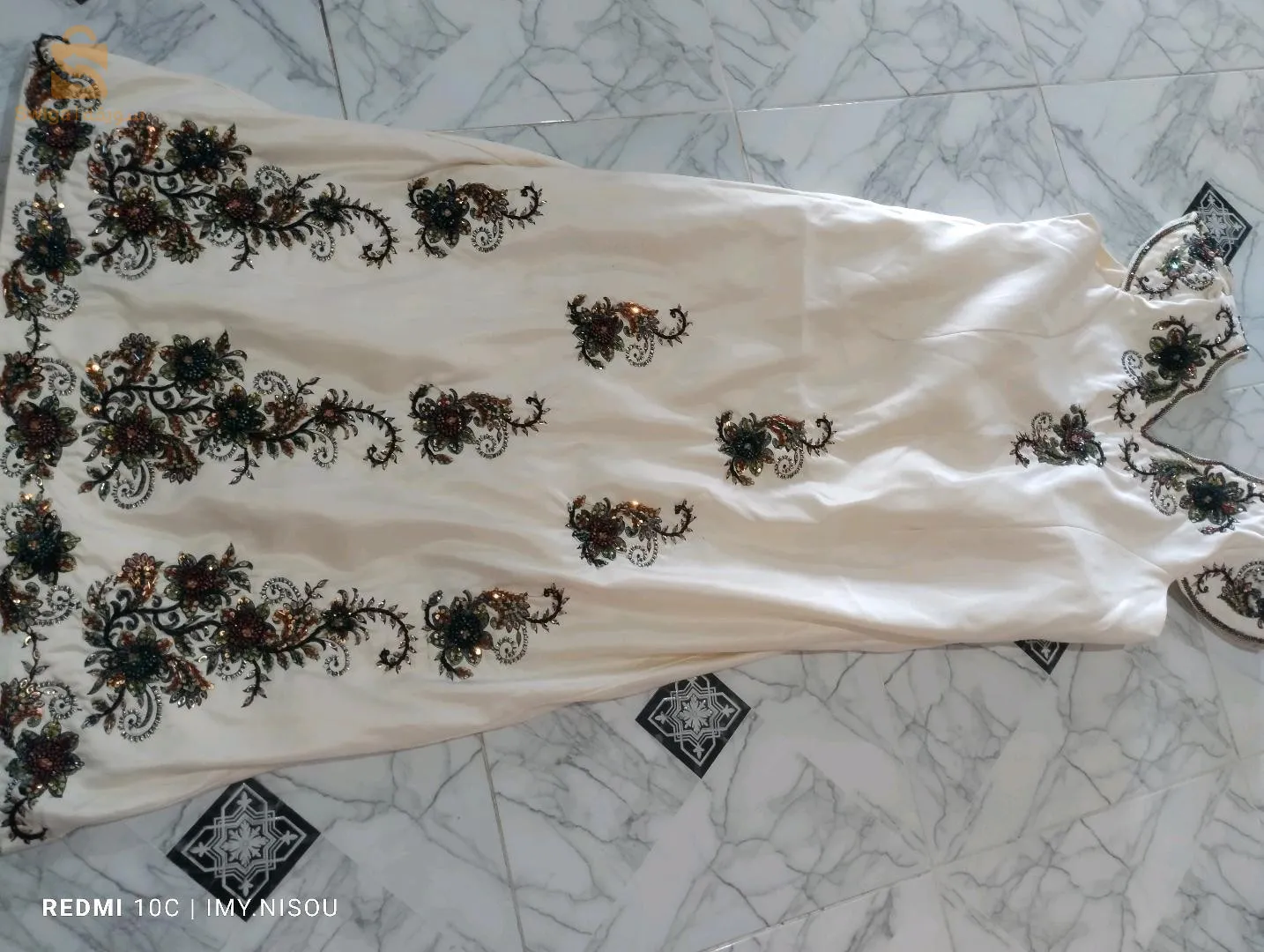 ڨندورة بيضاء