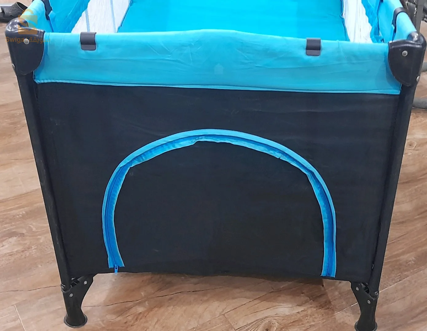 سرير اطفال رضع