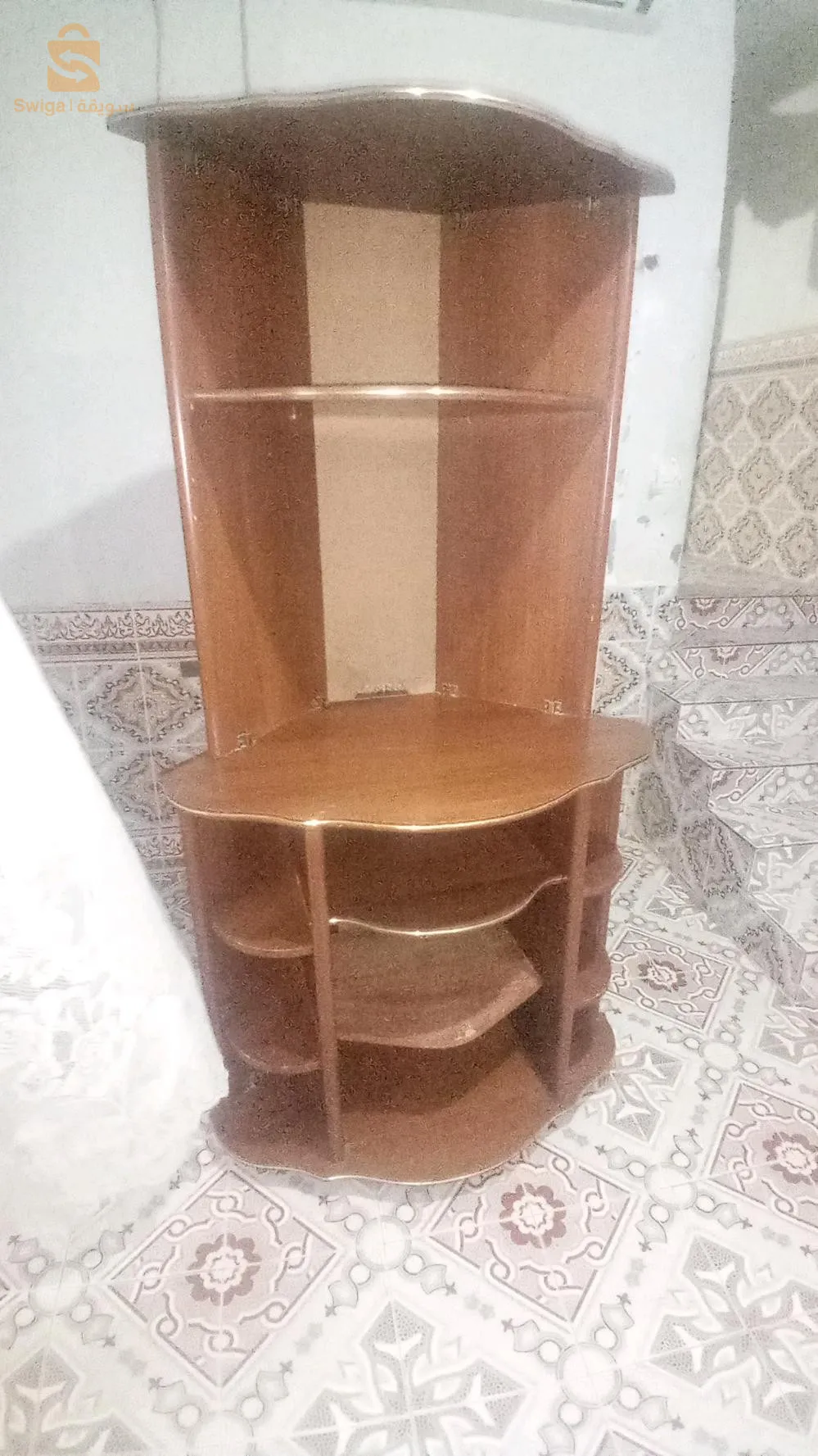 خزانة منزلية  مخصصة لوضع التلفاز