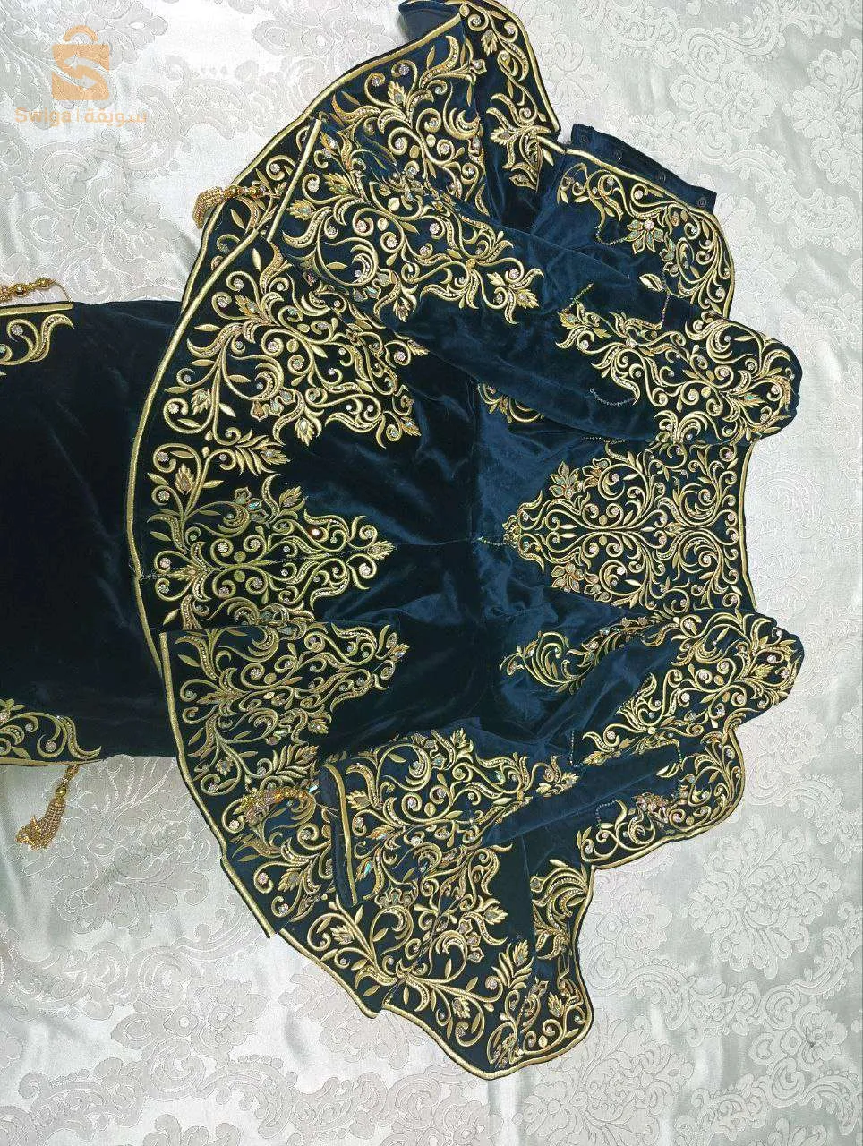 كيما وعدتكم نوفي بوعدي 💍🥀
اذا مدرتيش هدا في تصديرتك غير مكلاه تقوليلهم موتو 🤭🤭😂
كراكو مودال لي راهو داير حالة 
شعرة حرة وعقاش حر مخيط خيط وبرا 
قماش كاين 4 انواع 
قطيفة جبوناز وستان وكراب سعر 3ملاين وتوصيل مجاني 
قطيفة المون 38000دج وتوصيل مجاني 
الالوان 
نواغ وقرونة وغوز فوشيا وبلو غوا وبلونوي وباج غوزي واحمر واخضر وفاغ دو وبلو بترولي
