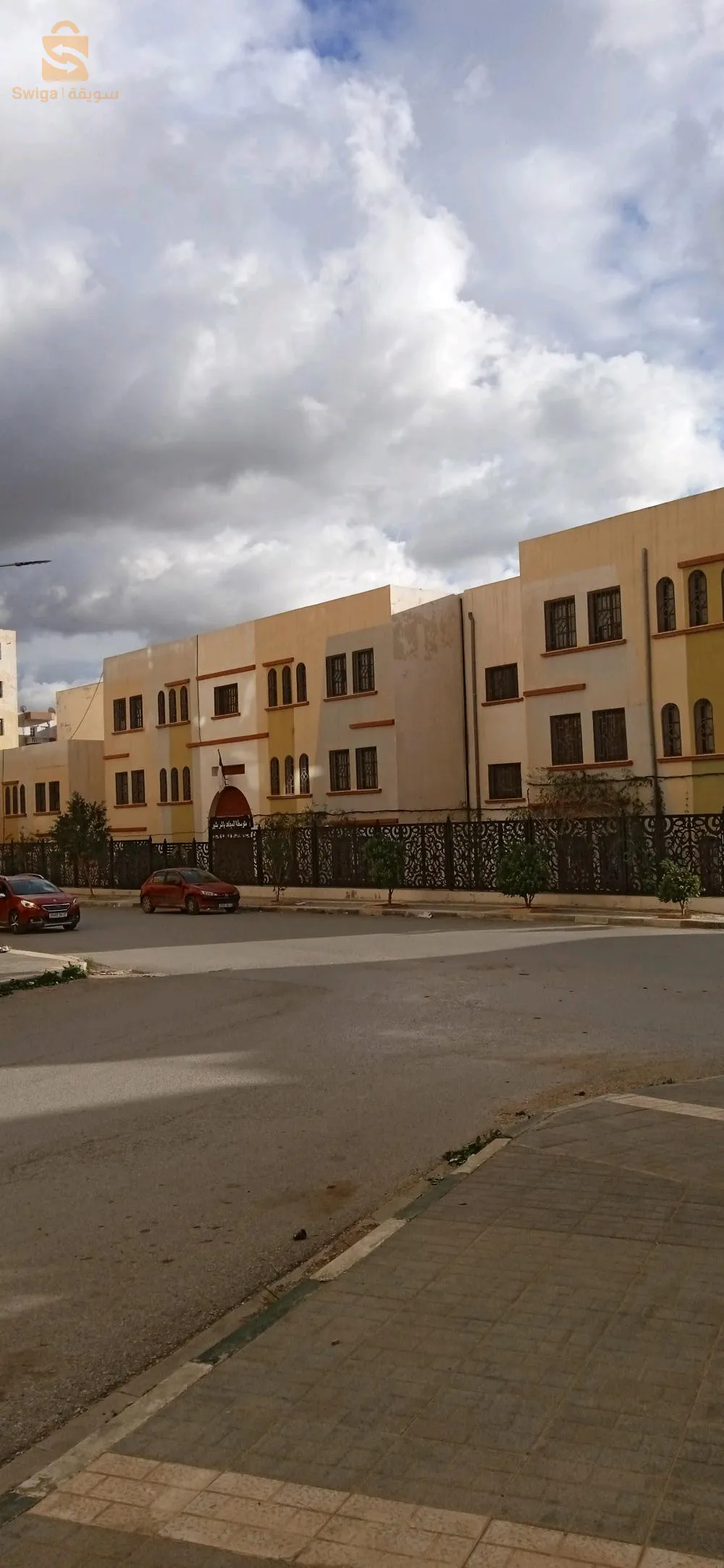 محل للبيع