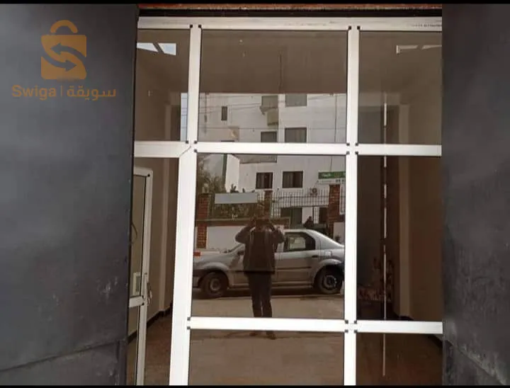 محل للكراء في بوزريعة لافونطون مقابل الدرك الوطني نظيف وواسع ويمشي كلش 
حومة فيها غاشي والكرية بالعام وكاين مساعدة