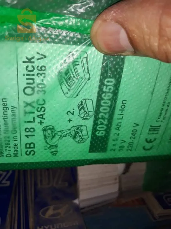 vend perceuse visseuse diviseuse à percussion metabo neuve