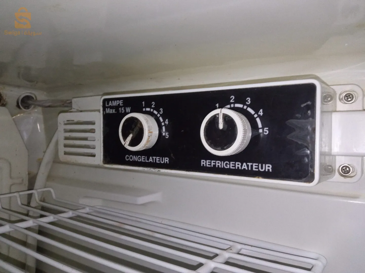 réfrigérateur ثلاجة من نوع اينيام مستعملة في المنزل ، بحالة جيدة ، فيها مشكل خفيف مديرش لاقلاص