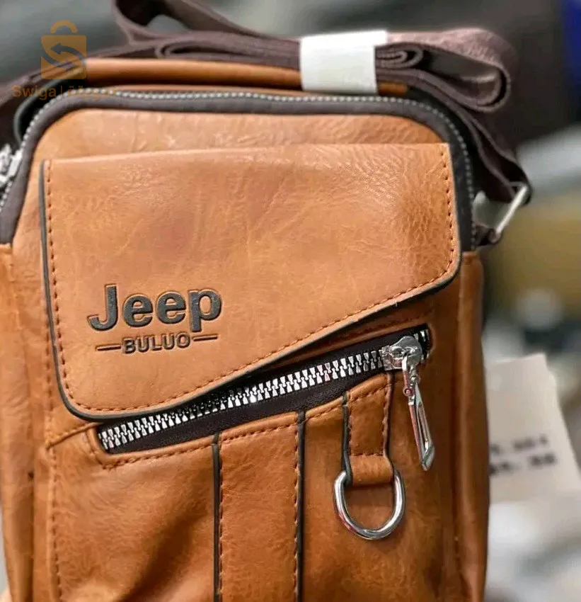 صاكوشة نوعية رفيعة متفناش
🔵 مصنوعة من جلد 100% مقاومة للماء💧أنيقة
🔵 ماركة عالمية #jeep اكتر من جيب📂
🔵 مع حافضة بطاقات بيومترية هدية مجانية💳
🔵متوفرة في البني🟠الحجم   23 / 20
🔵متوفر التوصيل🚚 58 ولاية🇩🇿
🔵 💶💰الدفع عند الإستلام
☎️ 0655422660 ☎️