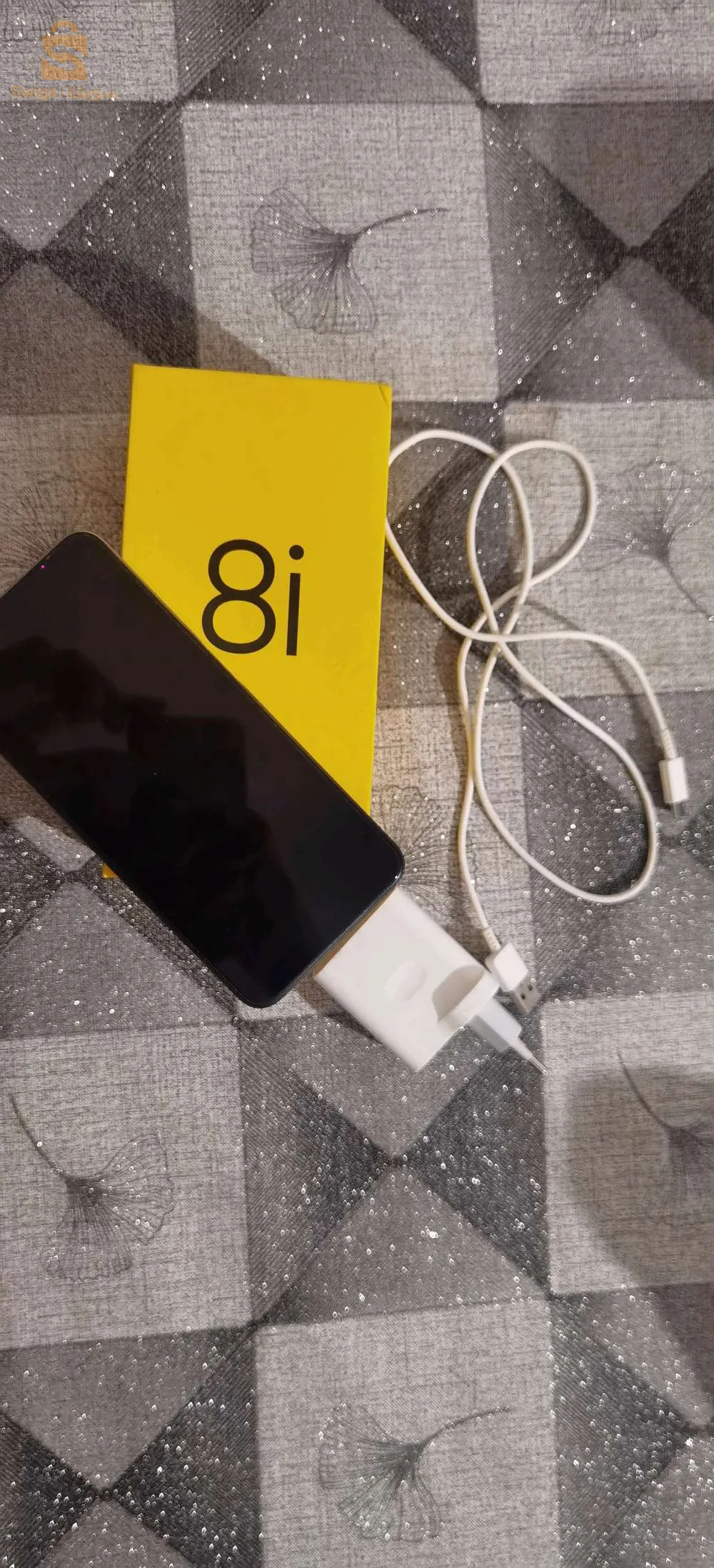 realmi 8i بحالة جيدة 
ram 4..rom 64 
فيه معالج شباب بزااف