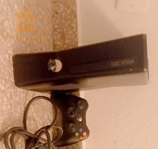 xbox 360 مانات وحدة مفلاشية و مقليتشية فيه 250g 
état10/10 كلشي مريقل نظيفة الله يبارك✨