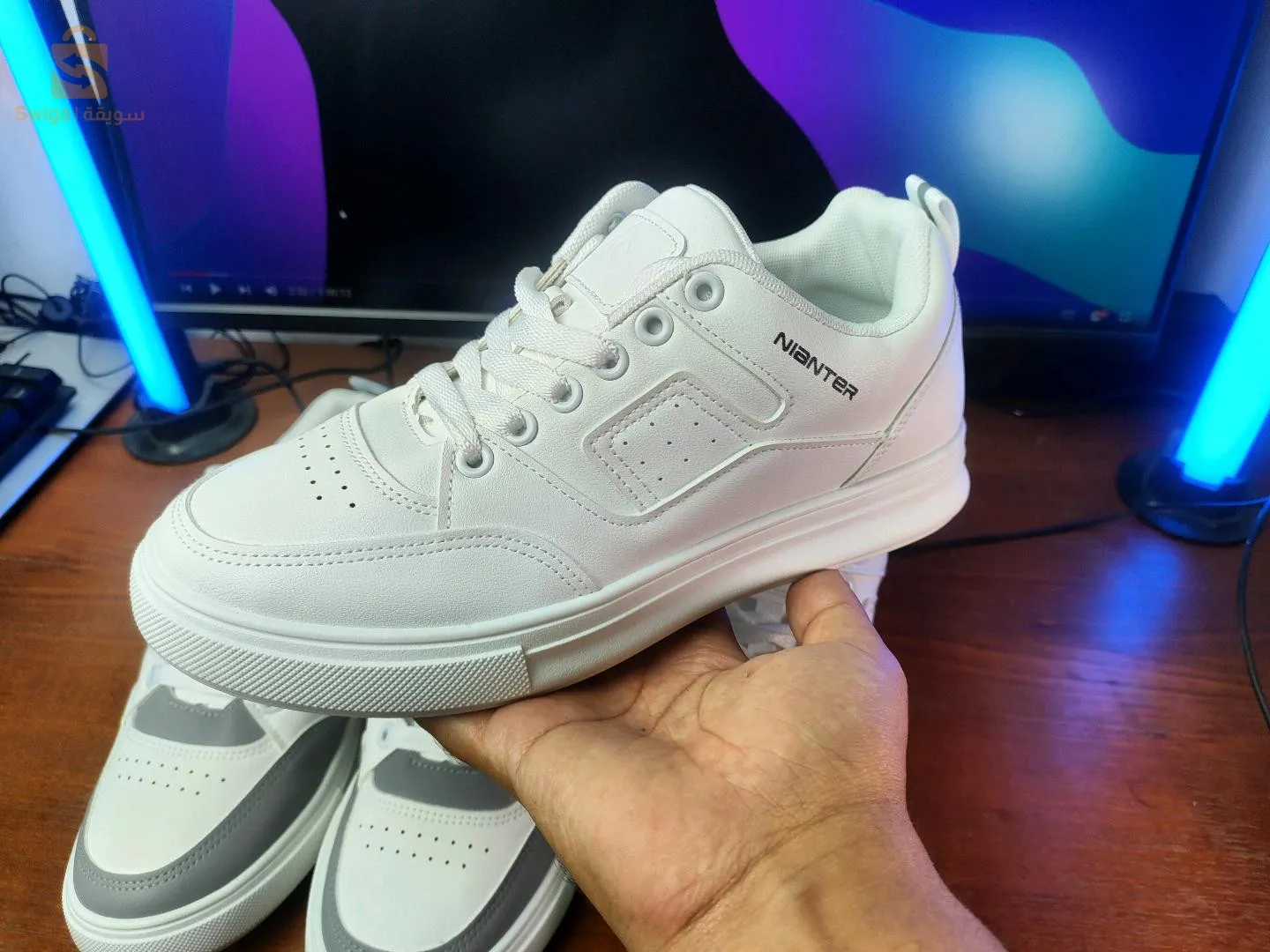 حذاء انيق بسعر مناسب