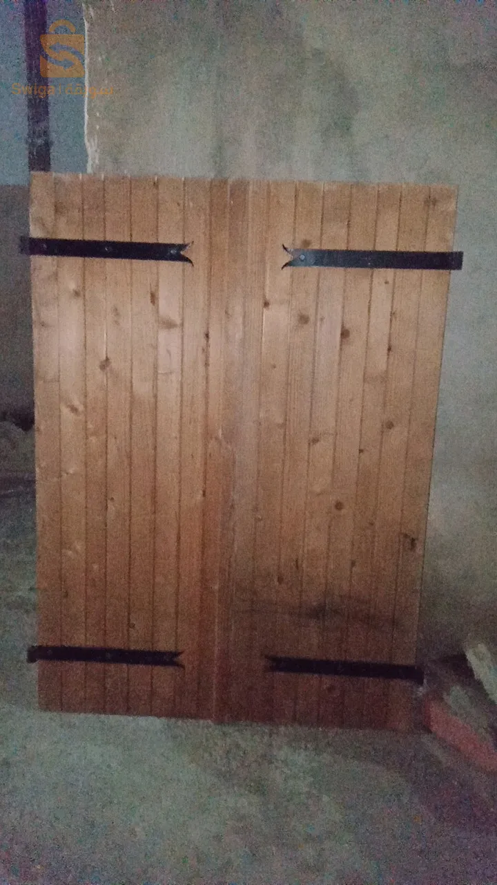 نافذة صنعها الجوز..