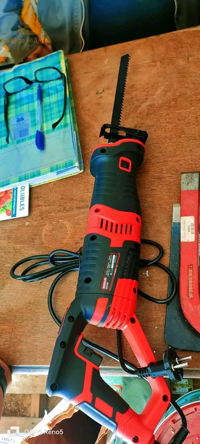 Scie pour couper la viande