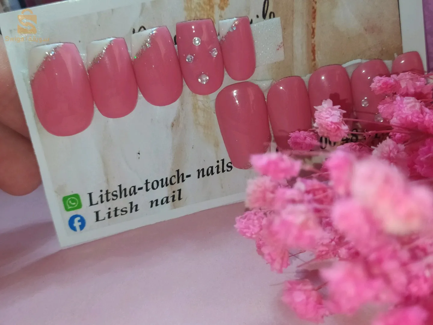 أظافر سهلة التركيز والنزع
