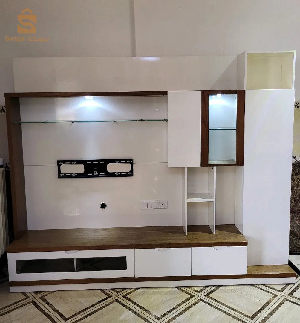 طاولة تلفزيون