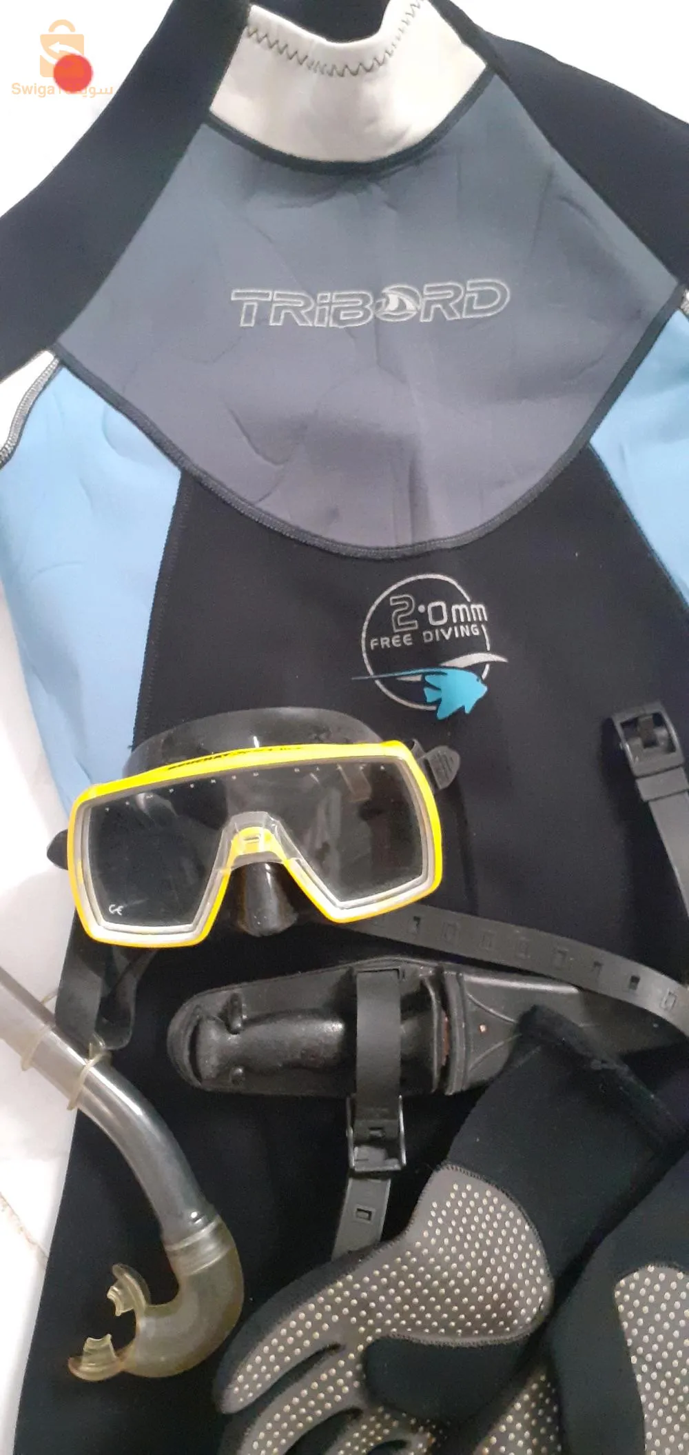 tenue de plongée Tribord taille L  avec accessories.