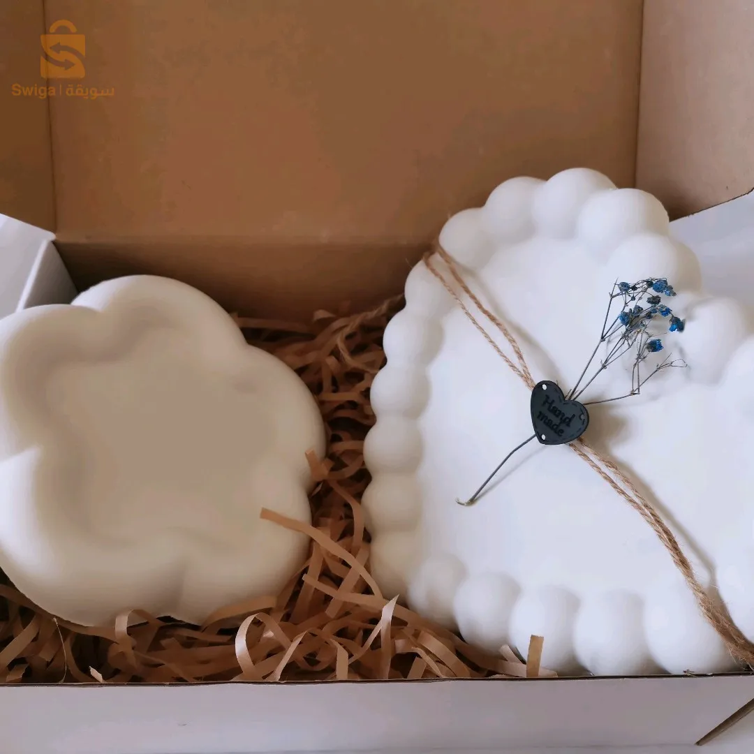 Box cadeaux avec articles décoratifs vide poche et plateaux