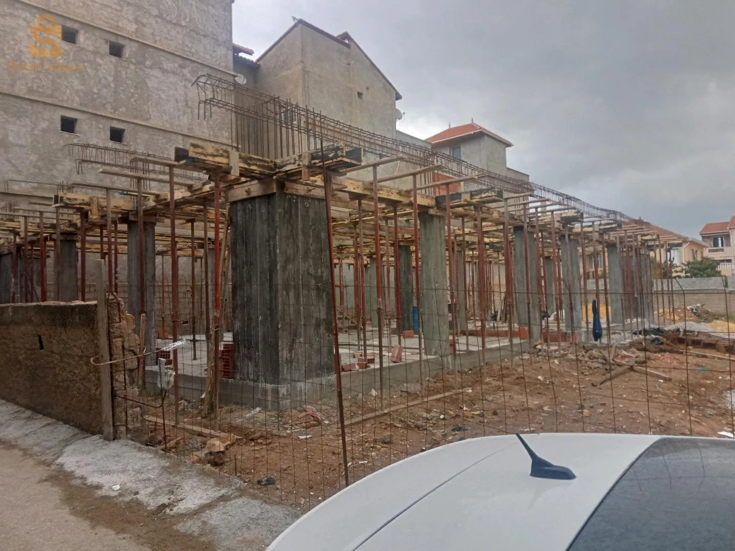 قطعة ارض في منطقة هراوة معمرية بالتحديد مساحتها 270 م مربع يمكن الاتلاع على الوثائق عند الموثق ...للقطعة عقد في الشيوع جاري التعديل في الحكمة للحصول على الدفتر العقاري